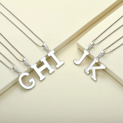 925 Sterling Silver Alphabet Letter Necklace Pendant Персонализированные первоначальные чары Ювелирные изделия