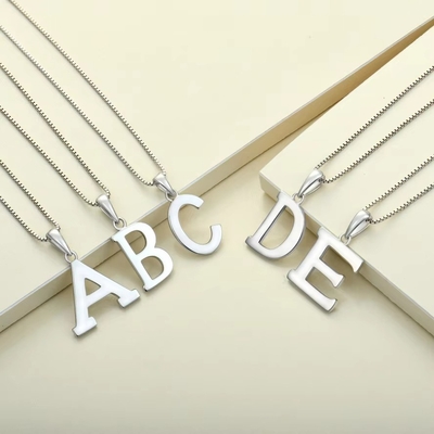 925 Sterling Silver Alphabet Letter Necklace Pendant Персонализированные первоначальные чары Ювелирные изделия